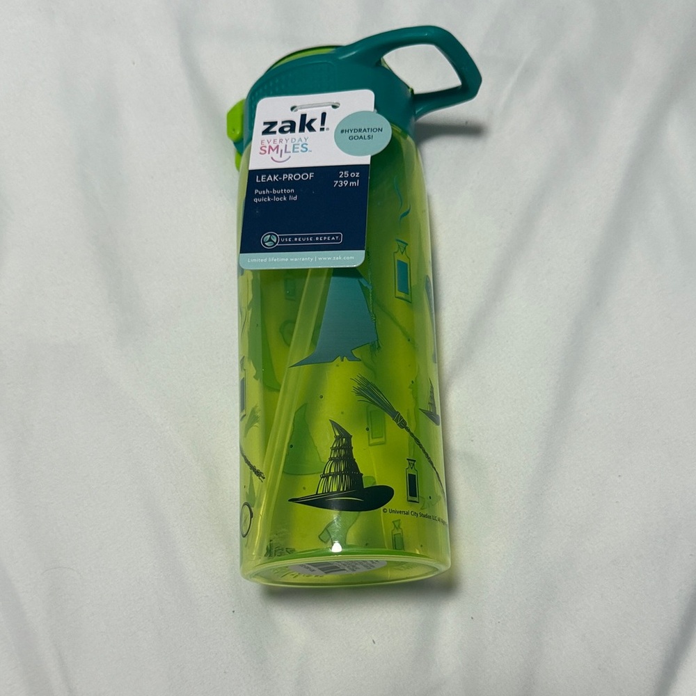 Elphaba Thrope | Wicked for Good | Zak Designs 25oz Leak-Proof Water Bottle